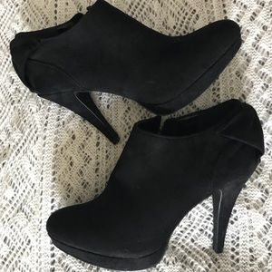 Black booties heels